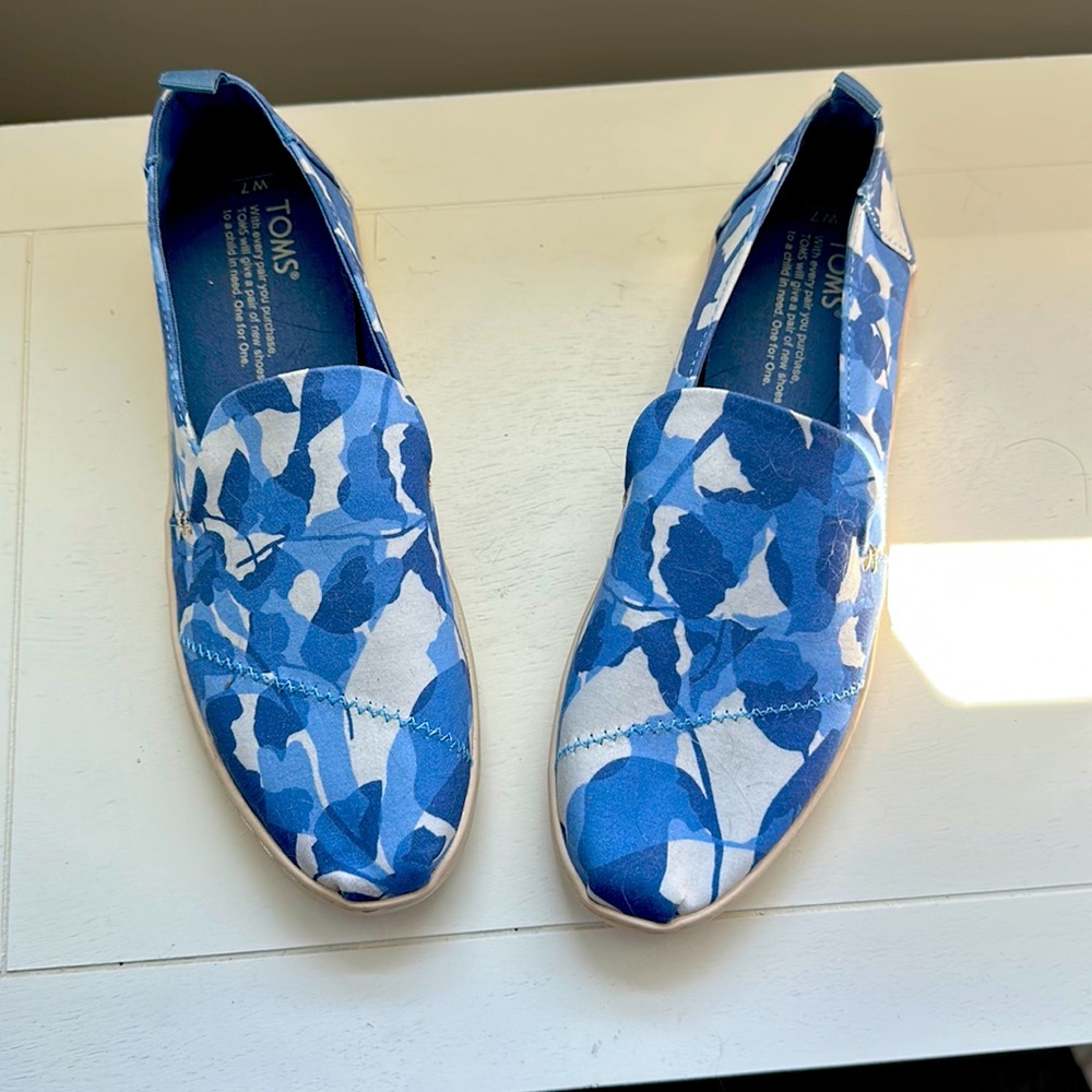 TOMS